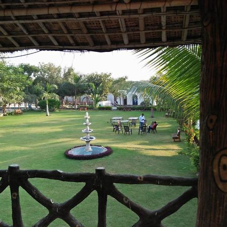 Royal Club & Resort Ахмедабад Екстер'єр фото
