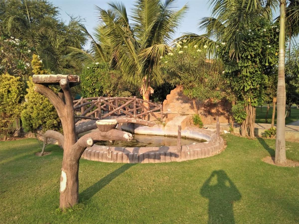 Royal Club & Resort Ахмедабад Екстер'єр фото